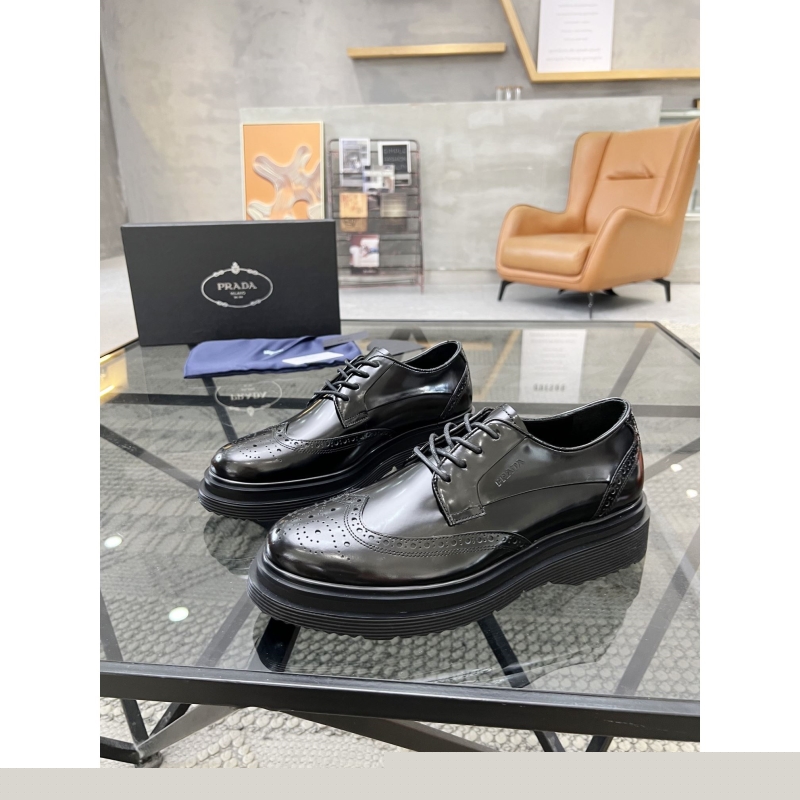 Pra*a leather shoes
